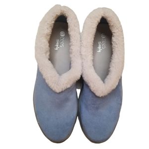 BZEES RARE Simply comfort slipper EUC Blue Faux Suede with faux fur trim 9.5M